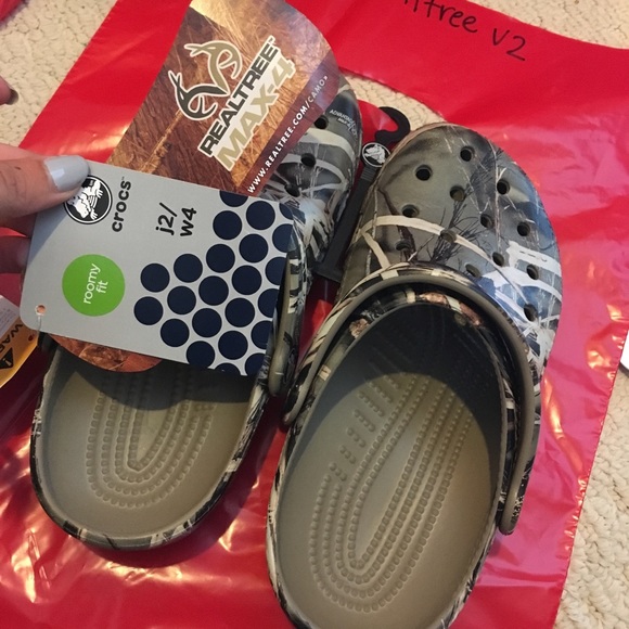 crocs realtree v2